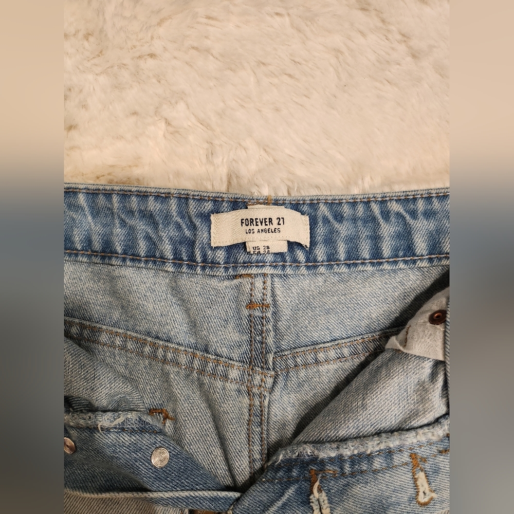 Shorts - Picture 4 of 4